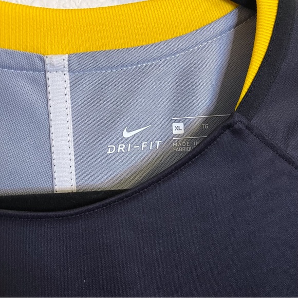 AS Roma Soccer Jersey - Picture 5 of 7